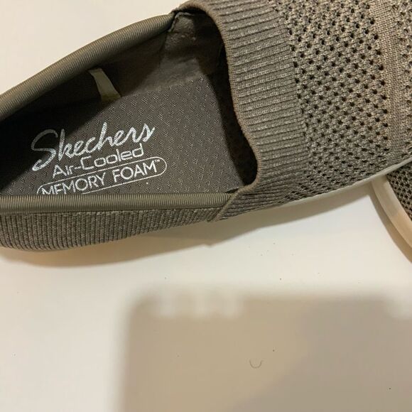 Skechers Pier Lite Slip Ons size 7/ 37 - Picture 7 of 9